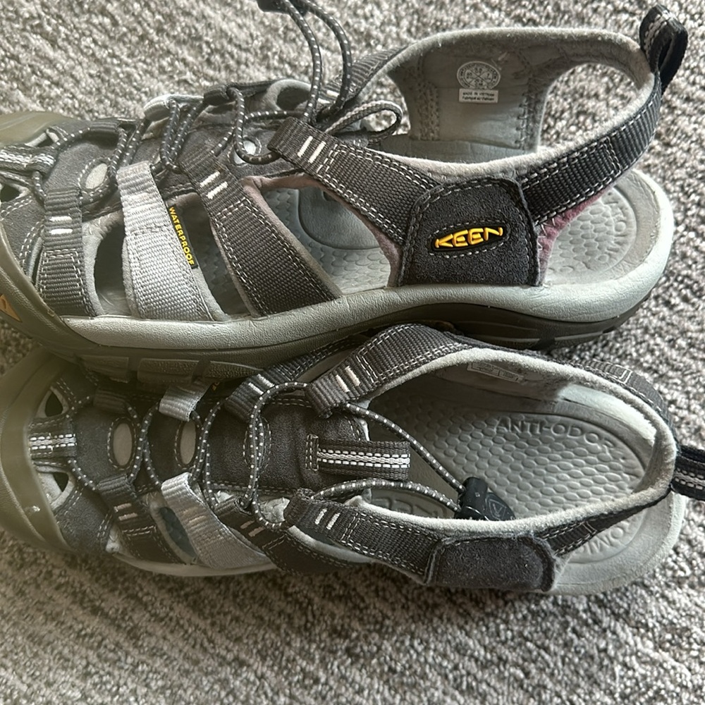 COPY - Women’s keen sandal, 9.5. - Picture 7 of 7